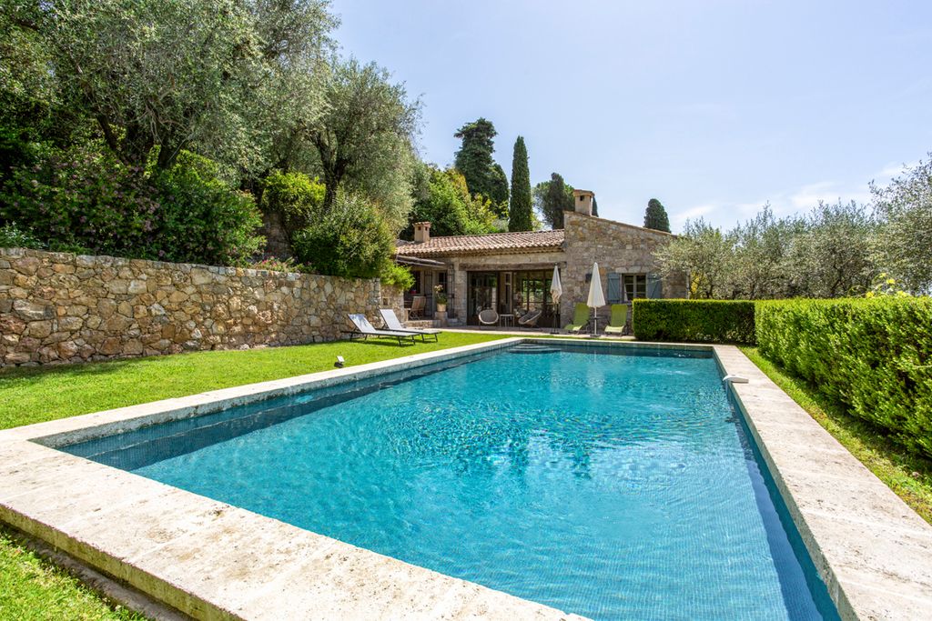 Villa de la Magie French Riviera Olivers Travel 1