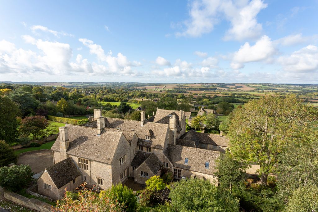 Great Rissington Hill Cotswolds Olivers Travels 2 01