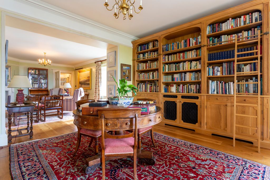 Great Rissington Hill Cotswolds Olivers Travels 5 01