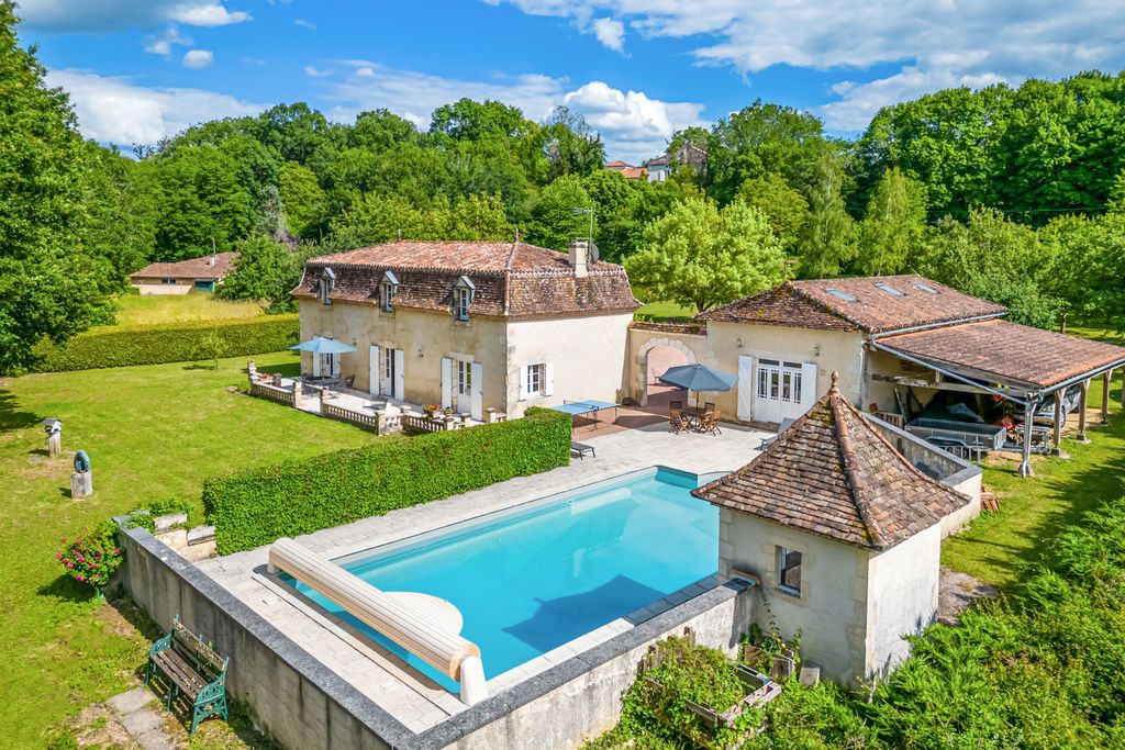 Maison de la Dronne Dordogne Olivers Travels 1