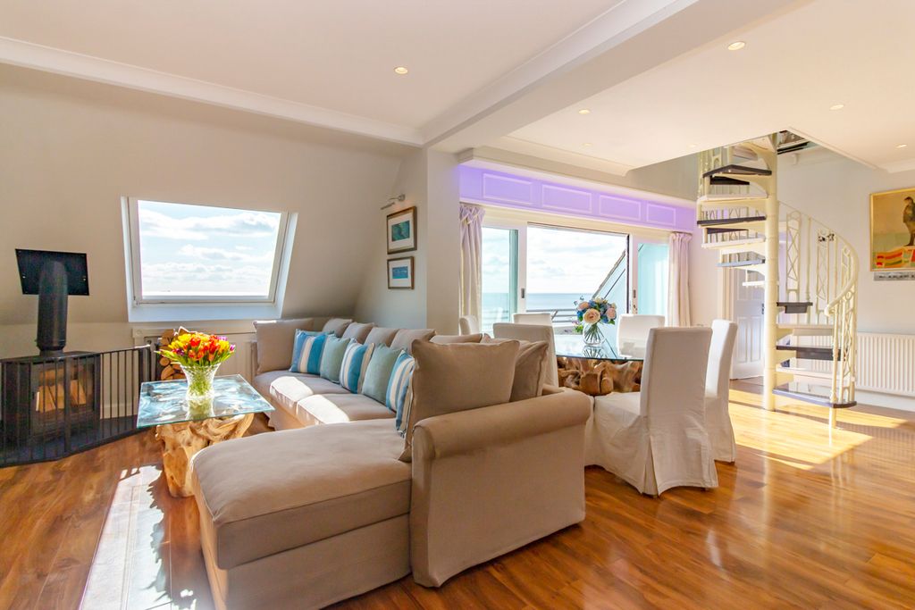 Sea Shell Apartment Breakers Olivers Travels 3