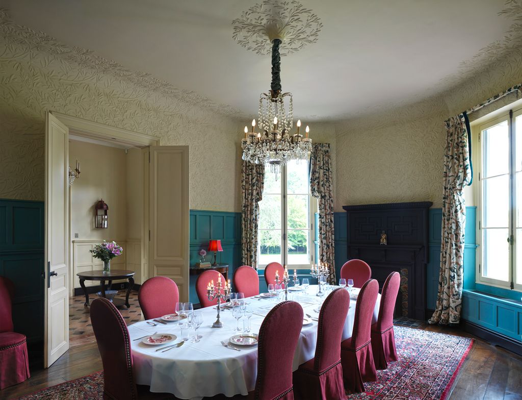 Chateau des Amours Aquitaine Olivers Travels 5