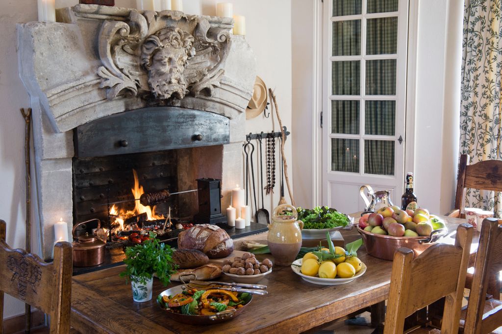 Chateau des Amours Aquitaine Olivers Travels 4