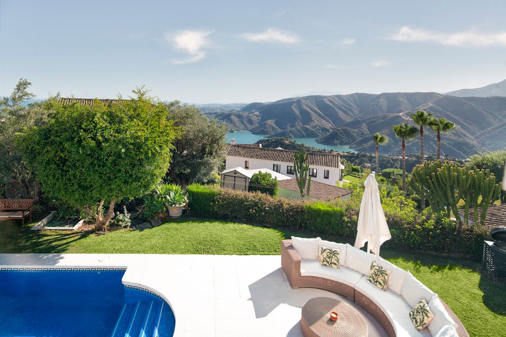 Villa Risas Costa Del Sol Olivers Travels 2