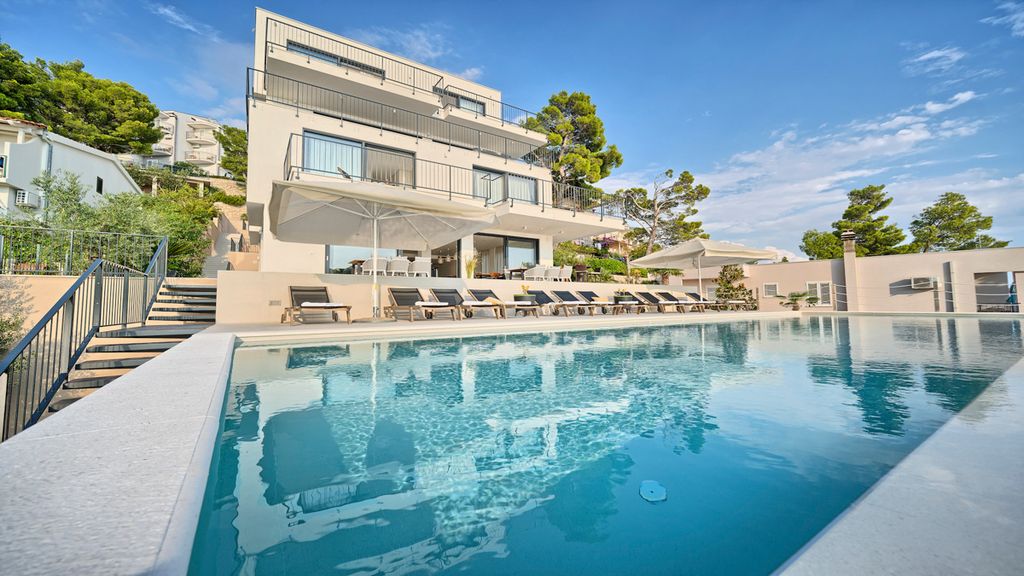Villa Burgundija Dalmatia Olivers Travels 1