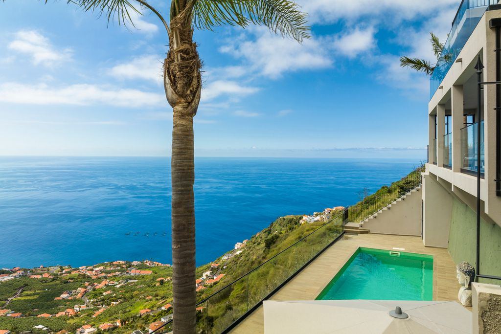 Villa Mouco Calheta Olivers Travels1