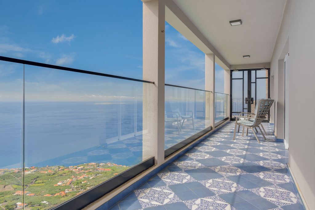 Villa Mouco Calheta Olivers Travels5