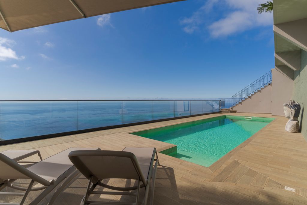 Villa Mouco Calheta Olivers Travels2