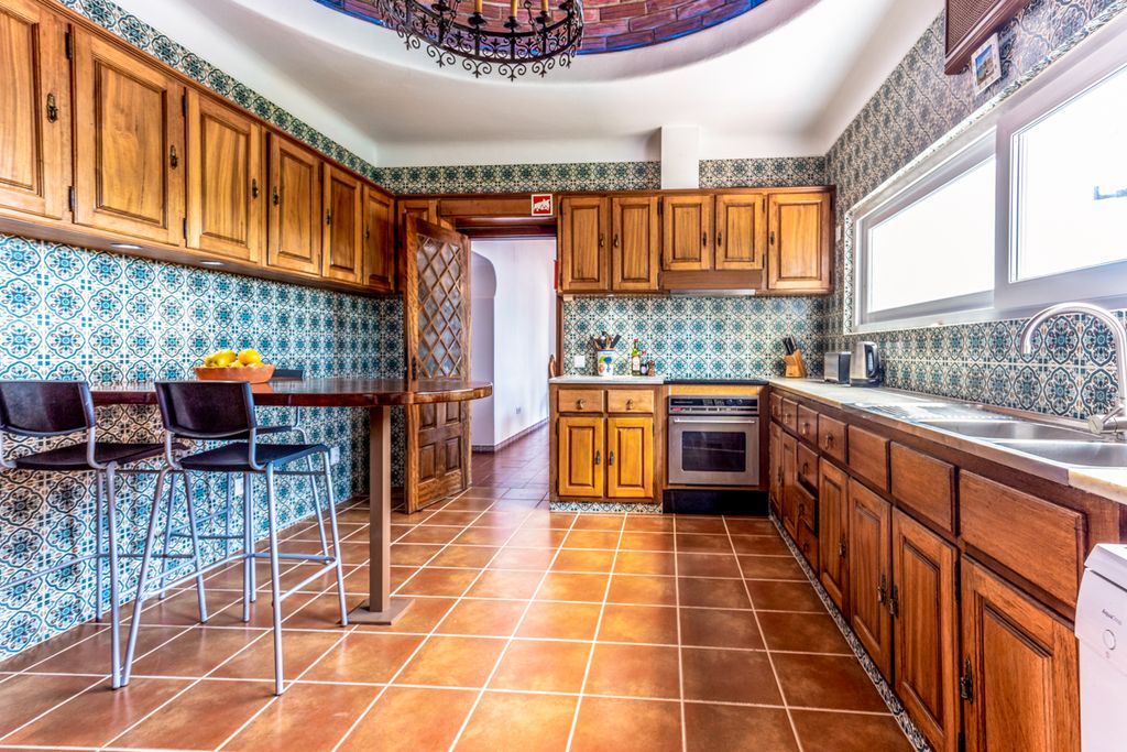Villa Crastos Carvoeiro Olivers Travels 4