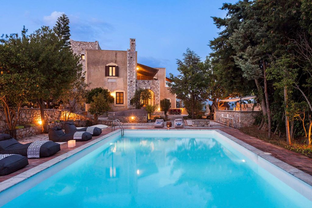 Villa Oitylon Mainland Olivers Travels 1