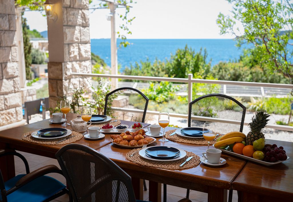 Sun Garden Villa Dubrovnik Olivers Travels   2 