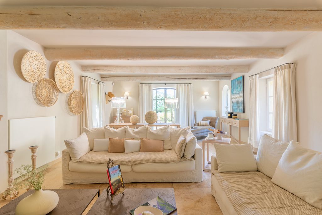 Vista Auguste Provence Olivers Travels 33.3