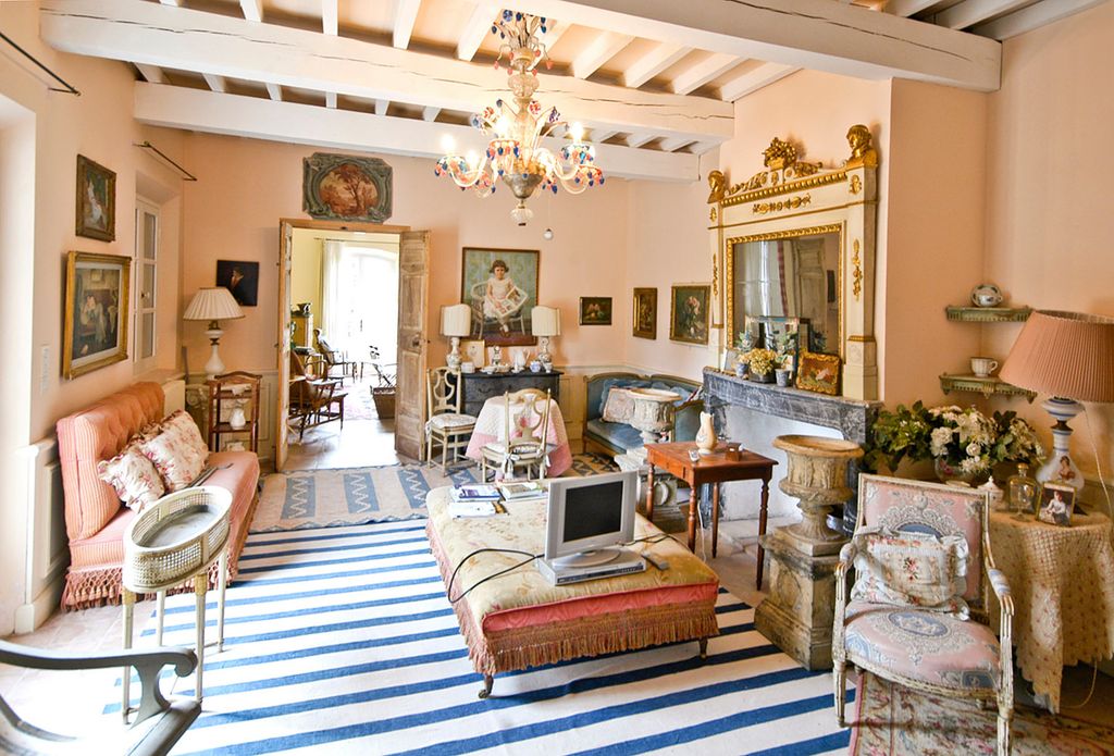 Maison des Boutons Provence Olivers Travels 3
