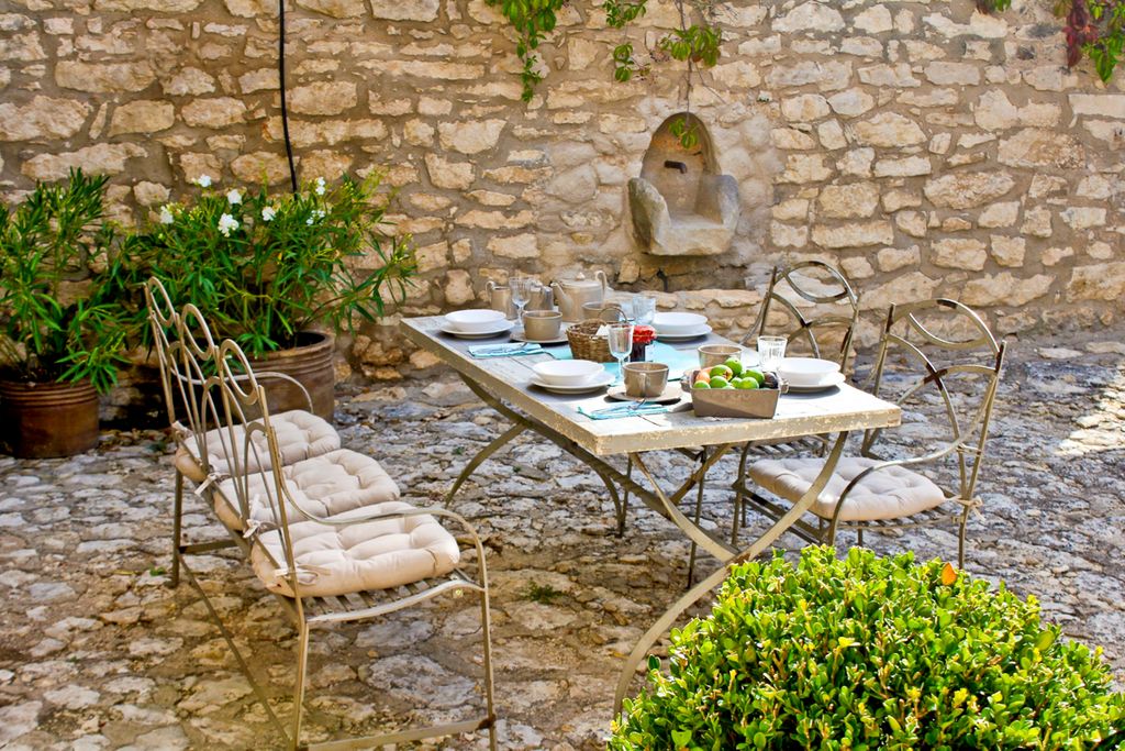 Maison des Petits Galets Provence Olivers Travels 5