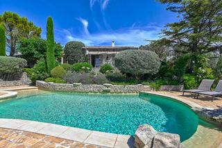 Le Jardin Provencal Provence Olivers Travels 1
