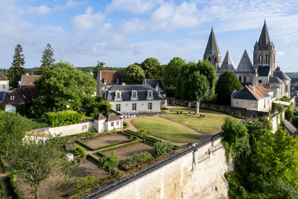 Palais d Or Loire Valley Olivers Travels2