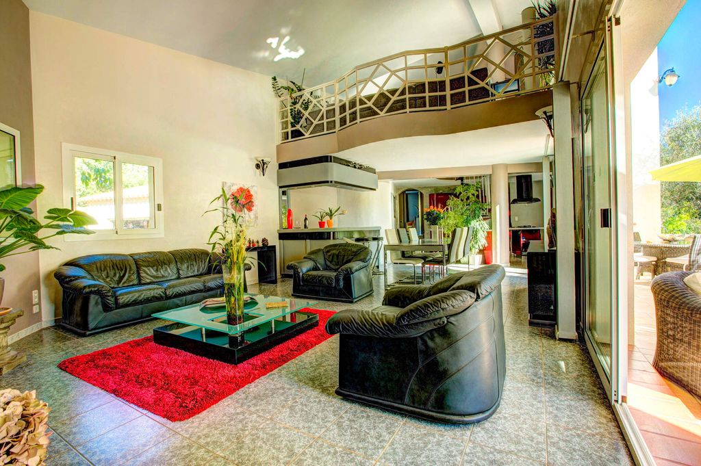 Villa Mahayana French Riviera Olivers Travels 3