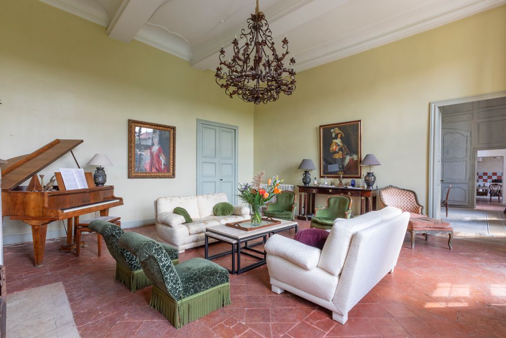 Maison des Sculptures Midi Pyrenees Olivers Travels 3