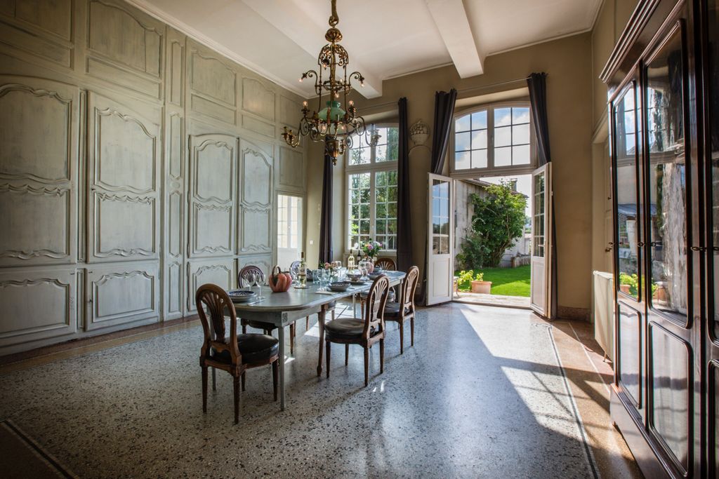 Maison des Sculptures Midi Pyrenees Olivers Travels 5