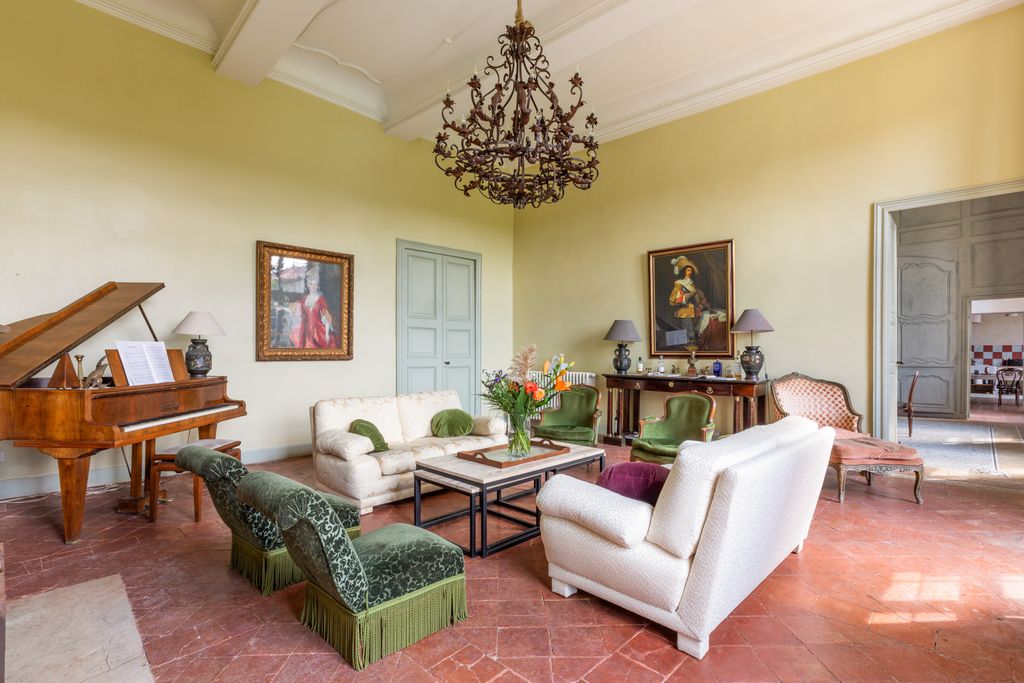 Maison des Sculptures Midi Pyrenees Olivers Travels 3