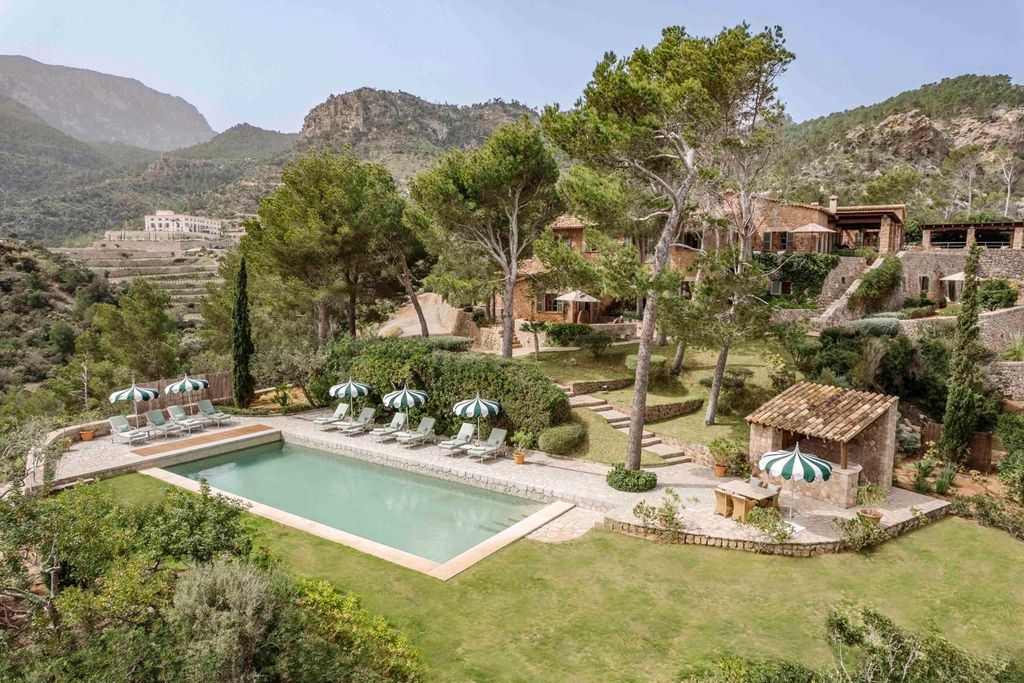 Deluxe Punta Mallorca Olivers Travel 1