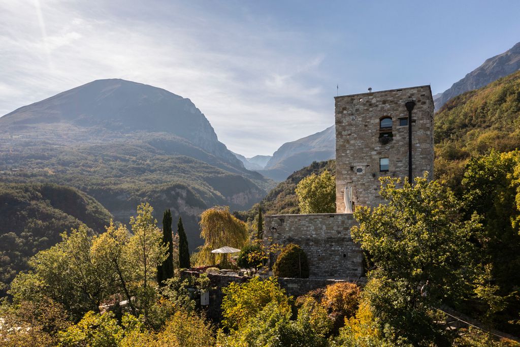 Lapis Turris Liguria Olivers Travls 5