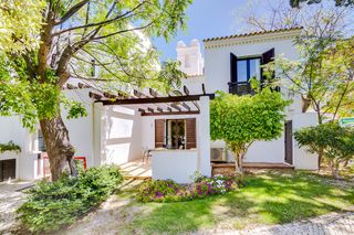 Pine Cliffs Townhouse II Olivers Travels 1