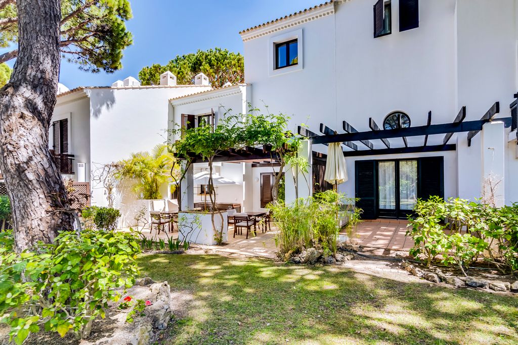 Pine Cliffs Townhouse III Olivers Travels 1