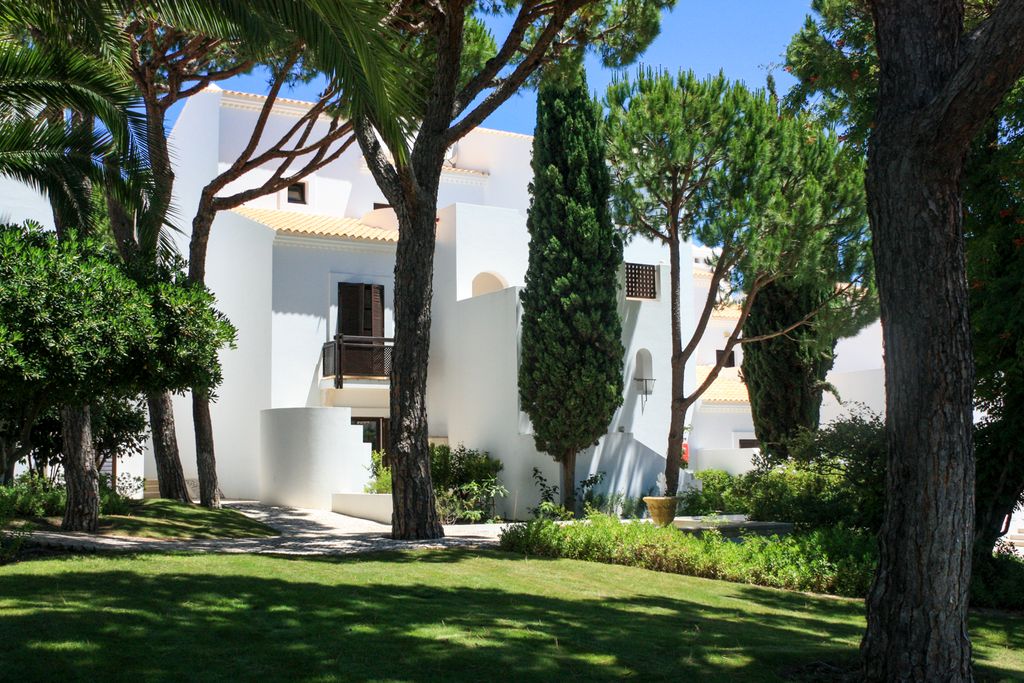 Pine Cliffs Townhouse IV Olivers Travels 5