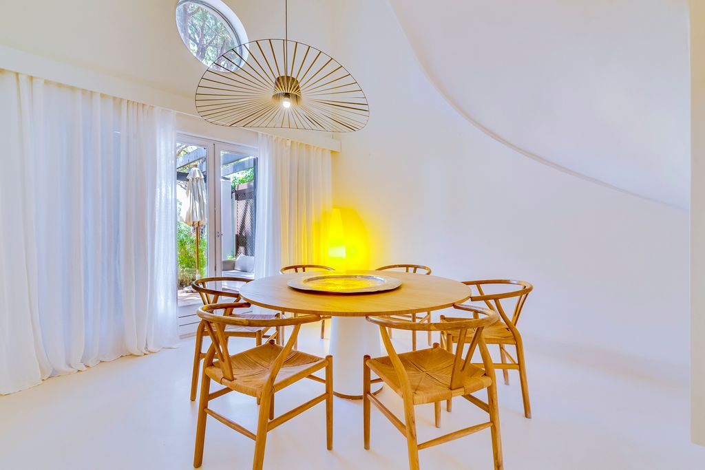 Pine Cliffs Townhouse IV Olivers Travels 3