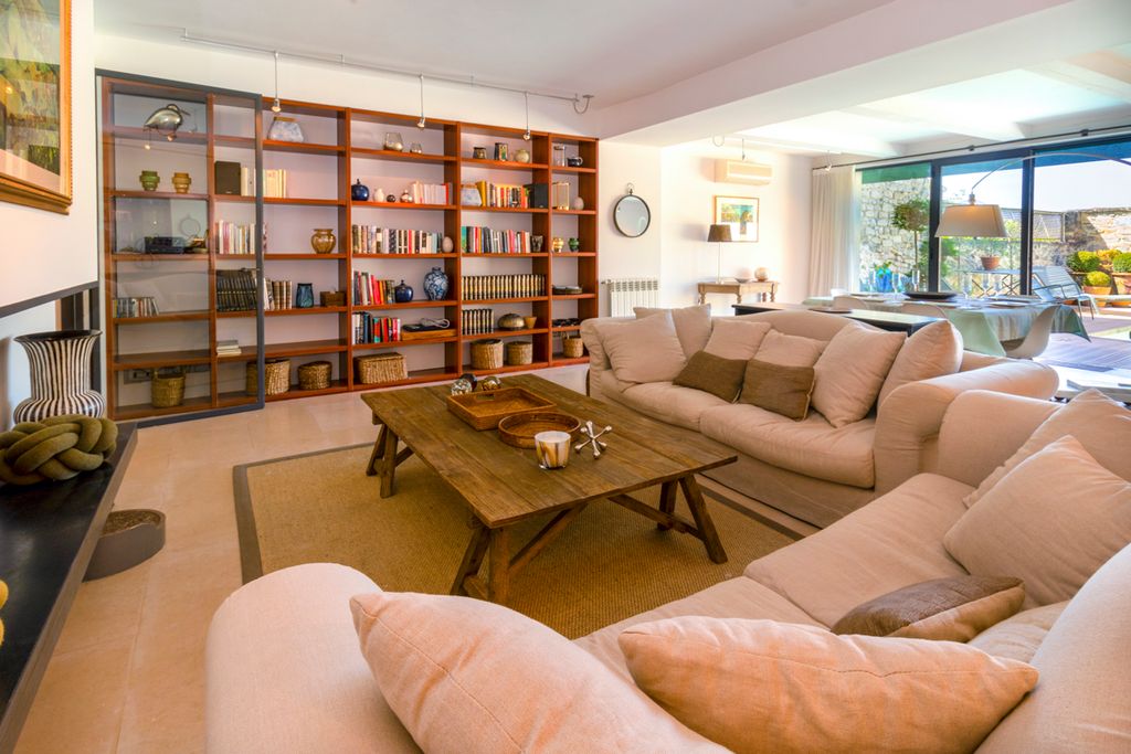 Maison de Ecrivain Languedoc Olivers Travel 3