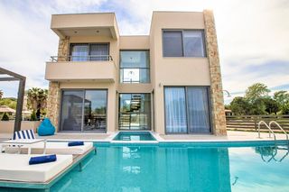 Villa Griffin Halkidiki Olivers Travels1