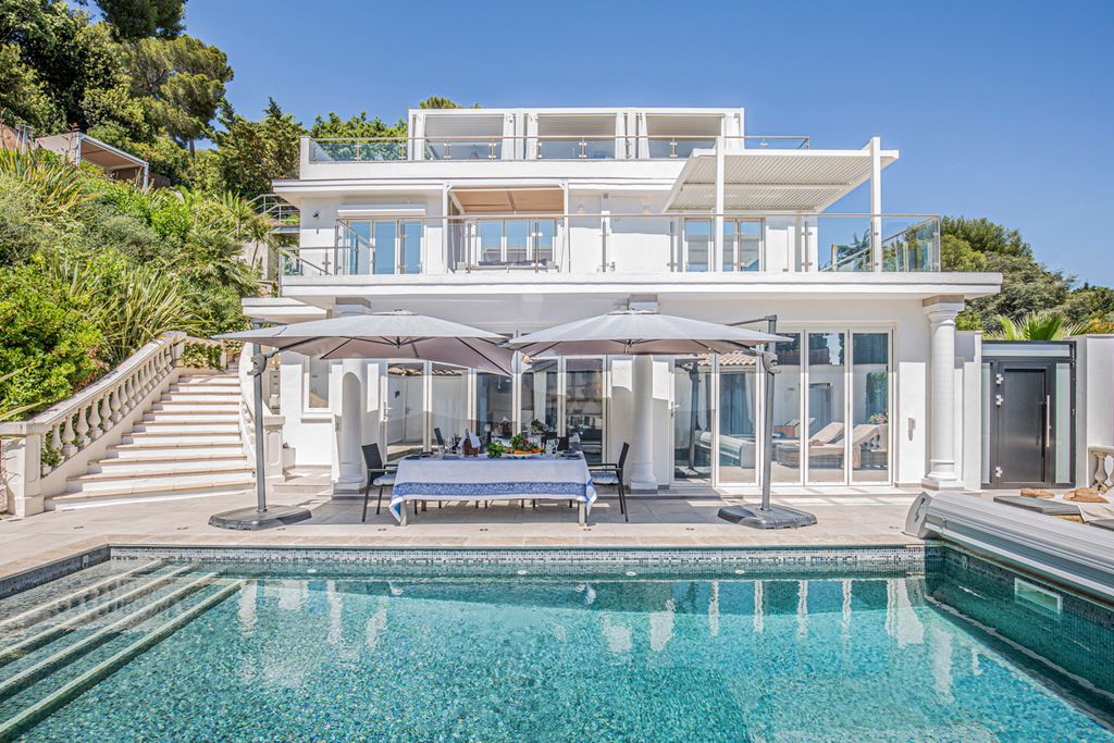 Villa Crystal French Riviera Olivers Travels1