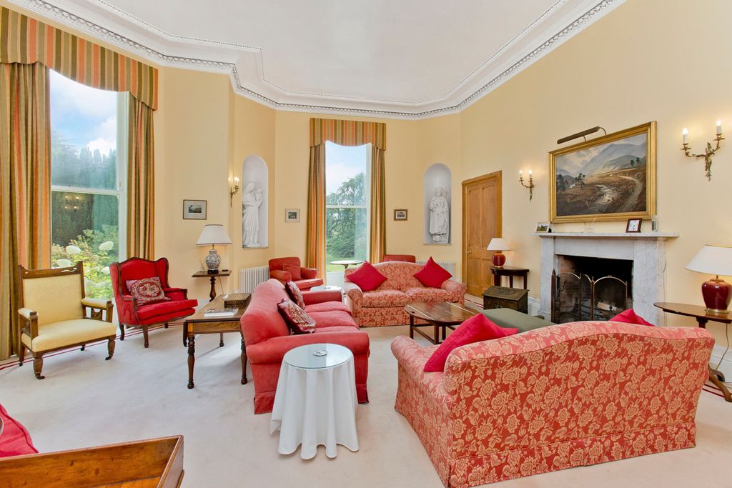 Cairngorms Castle Scotland Olivers Travels2