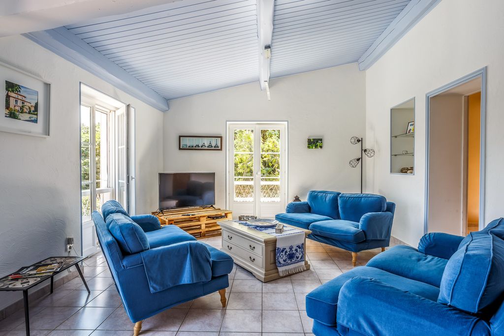 Villa du Midi Languedoc Olivers Travels 3