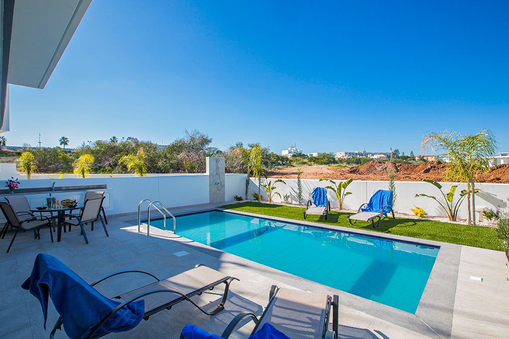 Villa Astra Cyprus Olivers Travels 5