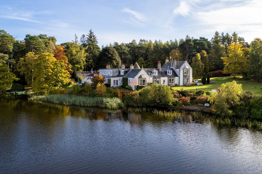 The Secret Loch Scotland Olivers Travels 1