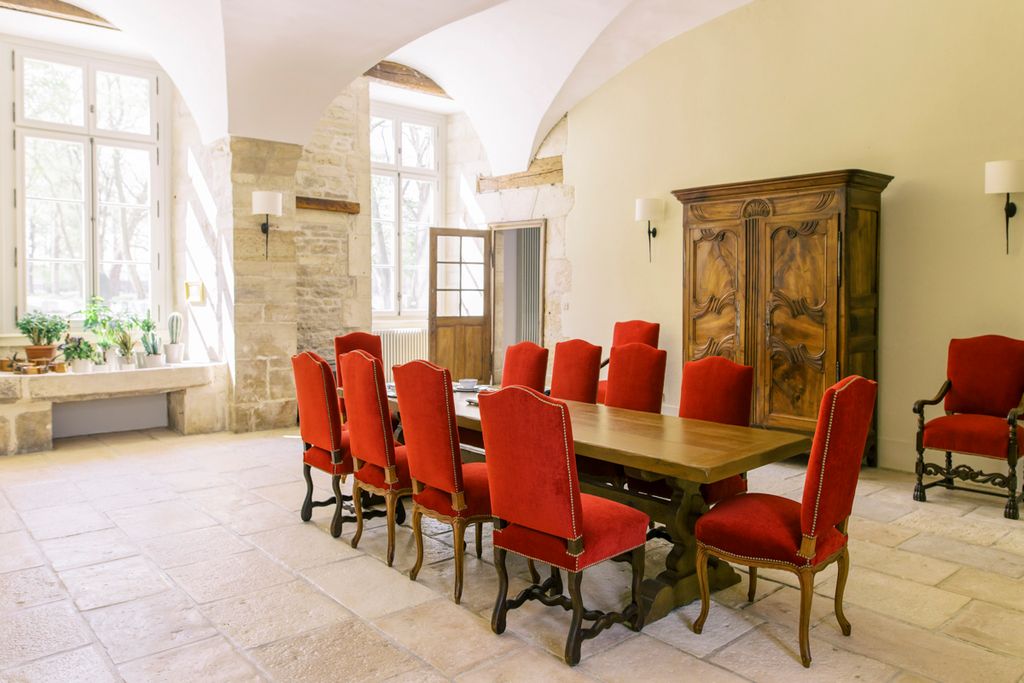 Chateau de Reon Burgundy Olivers Traves4