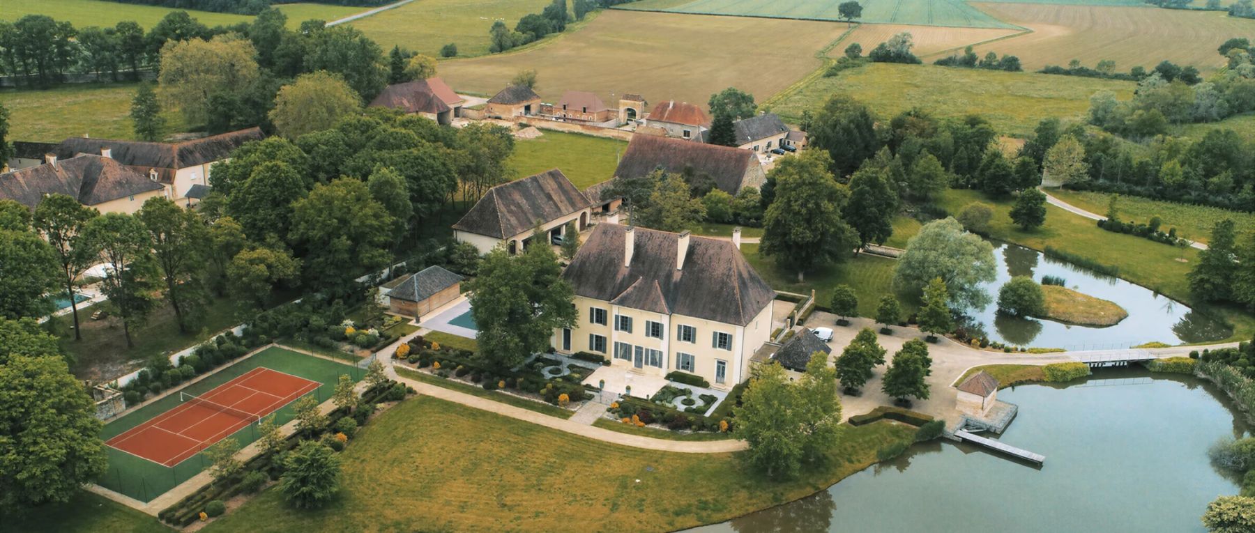 001 palais de reon burgundy olivers travels desktop center