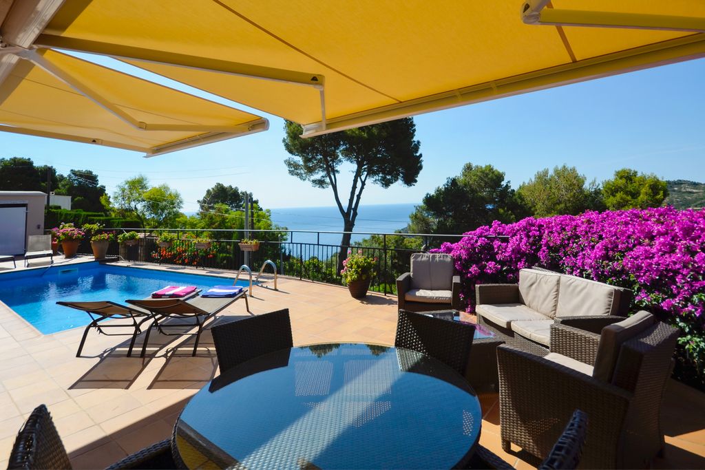 Villa Petunies Costa Brava Spain OliverTravel 3