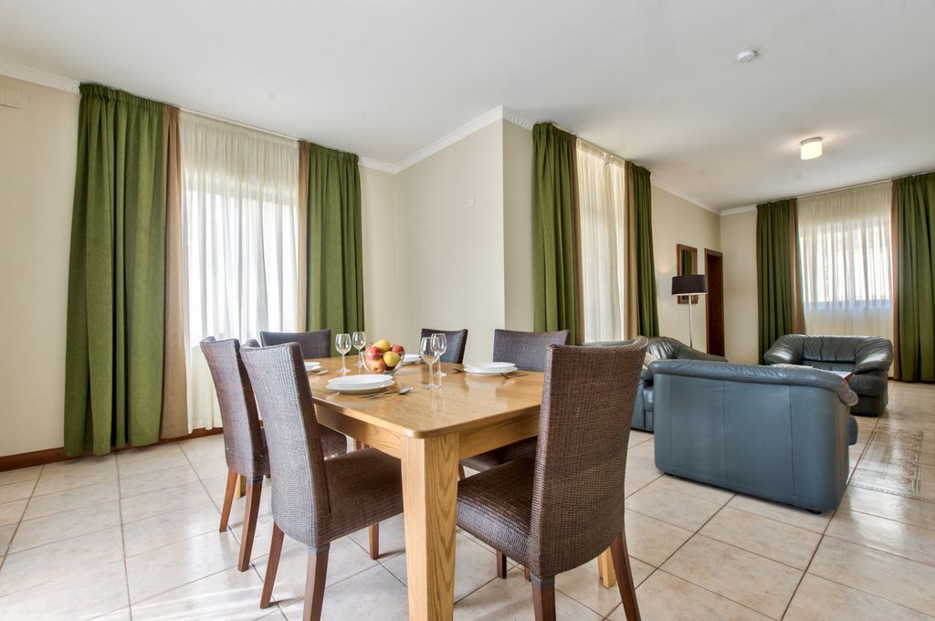 Villa Buzz Malta Olivers Travels 4