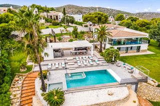 Villa Laya Costa del Sol Olivers Travels0