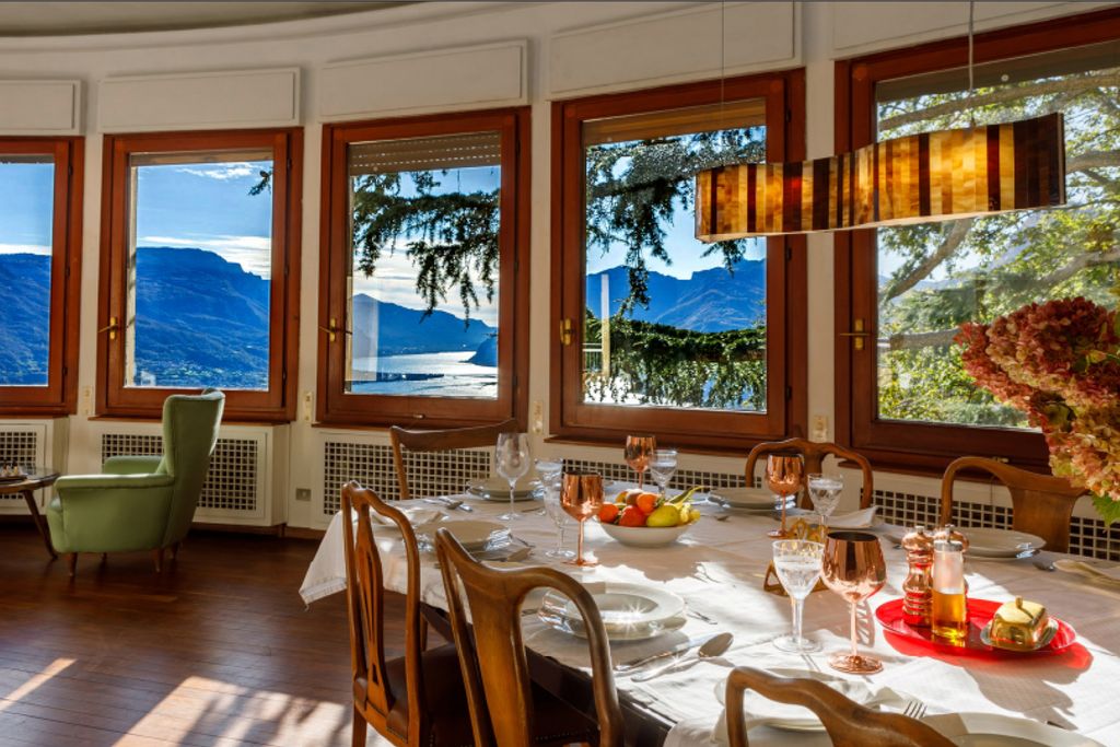 Villa Splendente ItaliaLakes Olivers Travels 5