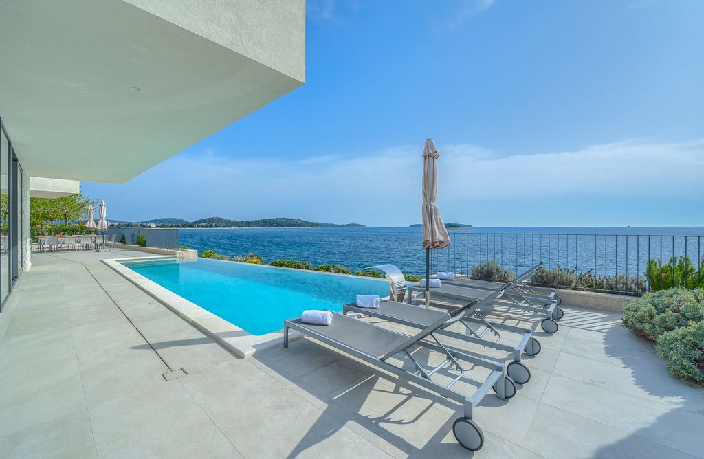 Villa Speranza Dalmatia Coast Olivers Travels 002