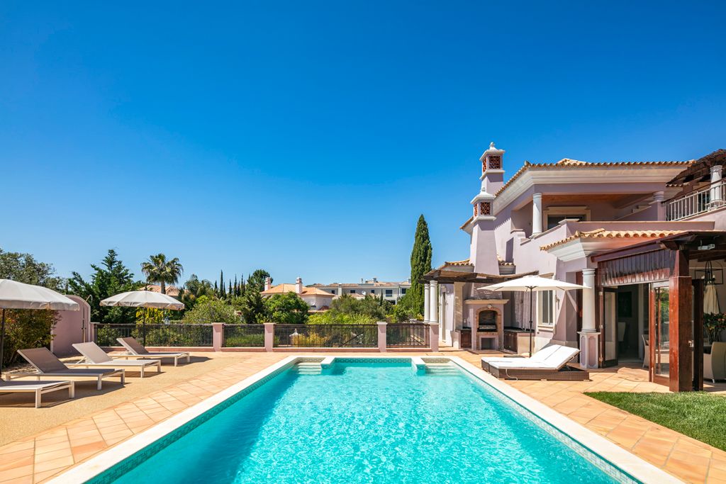 Villa Algarvia Quinta do Lago Olivers Travels 5