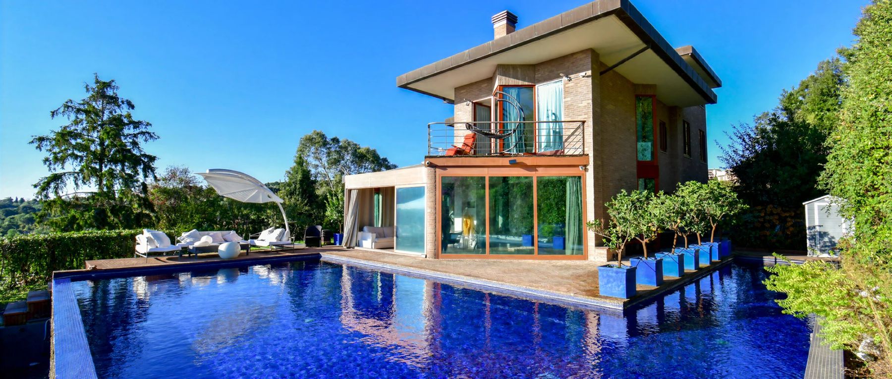 001 villa laguna central italy olivers travels desktop center