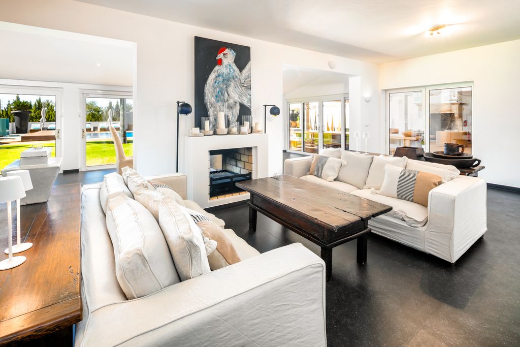 Fuentes Pera Algarve OliversTravels 3