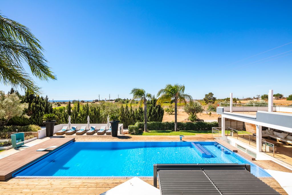 Fuentes Pera Algarve OliversTravels 2