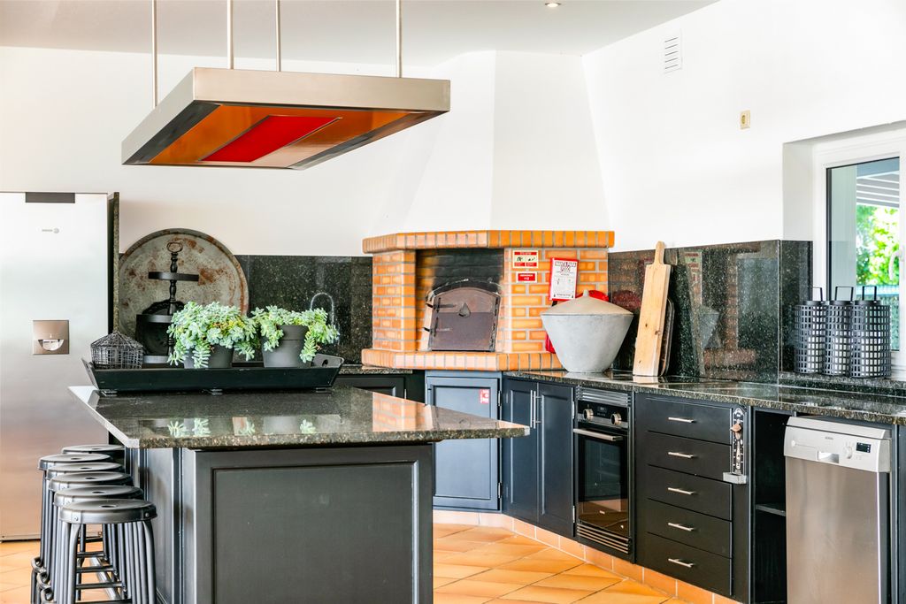 Fuentes Pera Algarve OliversTravels 5