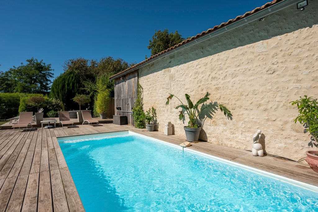 Chateau Art de Vivre Aquitaine Olivers Travels2